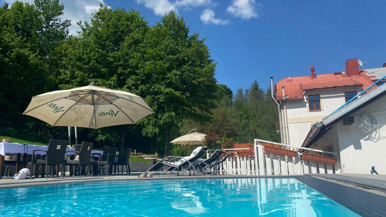 Uniqhotel Cesky Sternberk Exterior foto