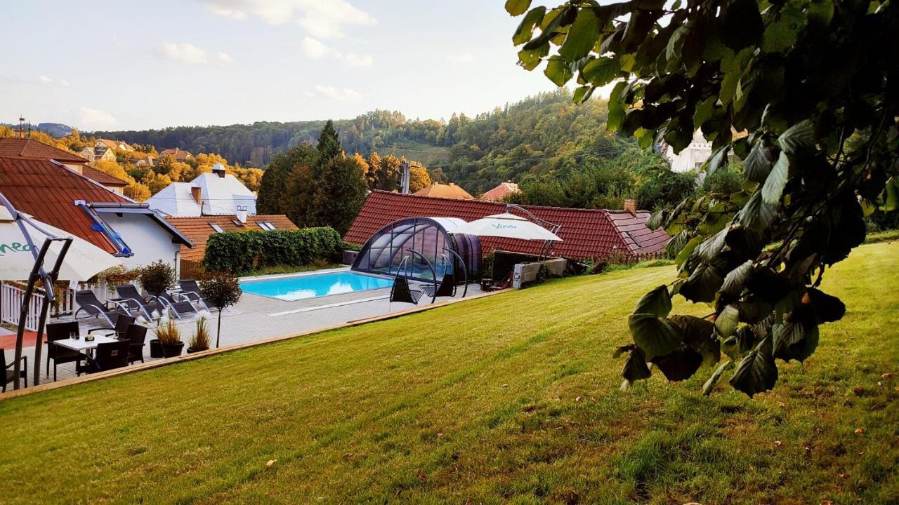 Uniqhotel Cesky Sternberk Exterior foto