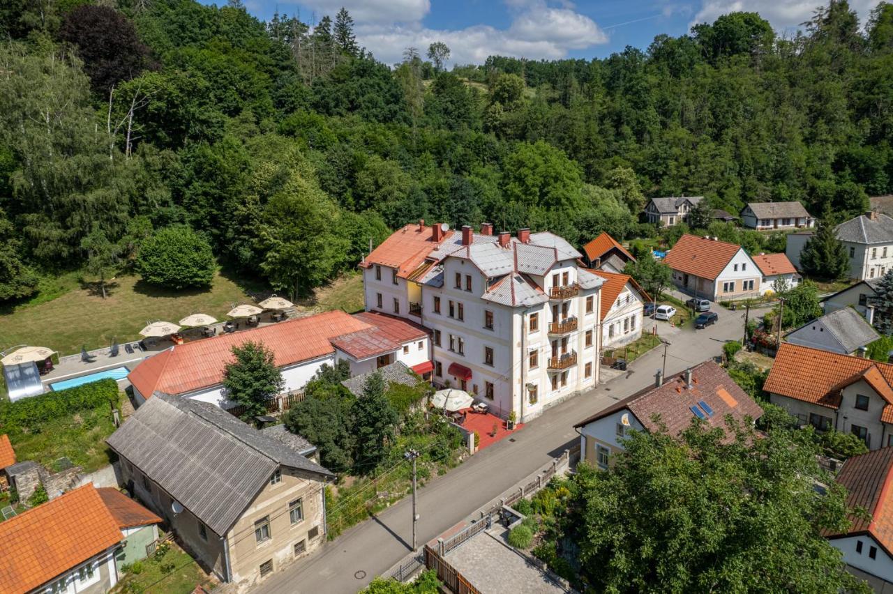Uniqhotel Cesky Sternberk Exterior foto